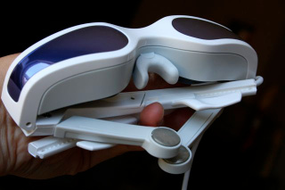 Illustration for article titled Battlemodo of Highest Res Video Goggles: Zeiss Cinemizer vs. Myvu Crystal